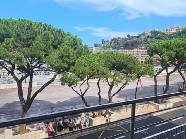 Appartement de 2 chambres avec vue sur la piste F1 au premier rang