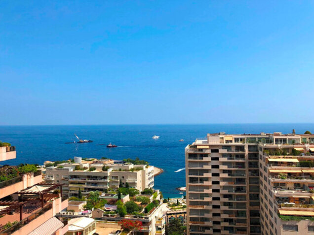 Appartement en étage élevé avec vue sur la mer