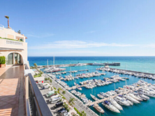 Appartement familial avec vue sur la mer et piscine privée