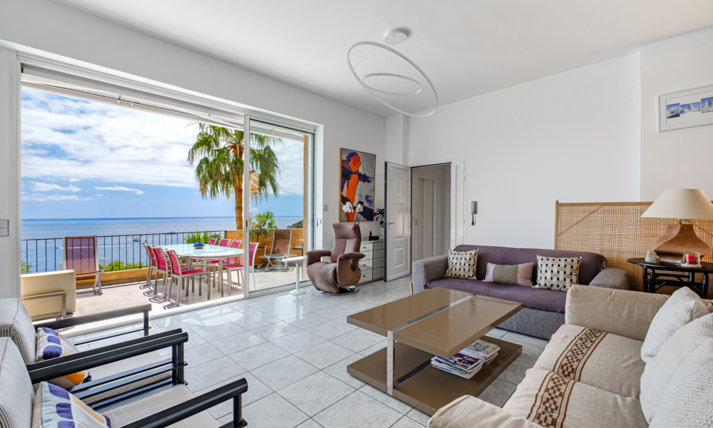 Villa in Èze Bord de Mer – Panoramic Views & Absolute Serenity - 8/16