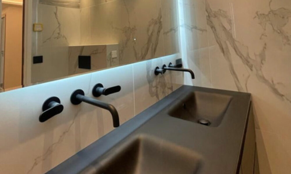 Un appartement luxueusement rénové avec vue sur port de Fontvielle - 8/8